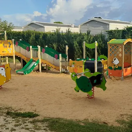 Hotel Tres Beau Mobil 40 M2 3ch - 4 Etoiles Les Charmettes 370- Proche Fun Zone Les Mathes